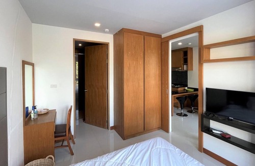 Ban Saiyuan Apartment | Peaceful Condo in Rawai, poolside apartment