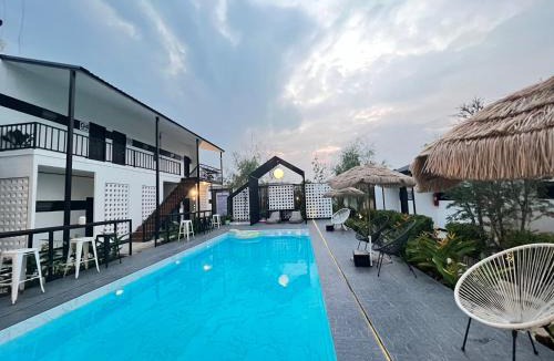 Ratchaburi Hotel | Penguin Villa Resort & Bistro