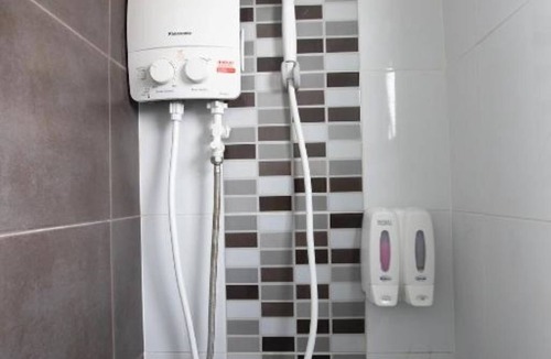 Don Muang Apartment | Peony's Home - Triple Room with Private Bathroom