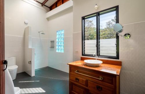 Nuea Khlong Villa | Piman Pu