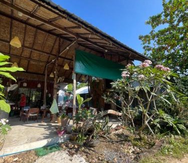 Khong Koi Beach House | Pipin Garden