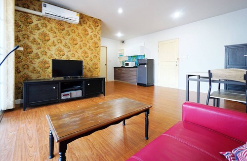 Si Racha Condo | Pleasant condo with AC in Tambon Si Racha
