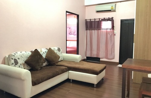 Nai Mueang Hotel | Ponlaan Apartment