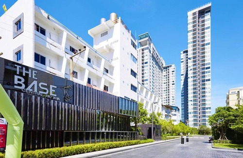 Bang Lamung Condo | Pony's Homestay -The Base Condo-