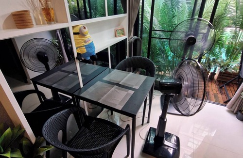 Ratchadaphisek Condo | Pool Access & Private Terrace 1 Bedroom near MRT Huai Kwang
