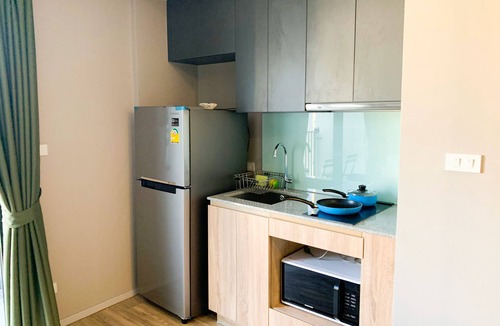 Sathorn Apartment | Pool! For Sightseeing, Playing & Food.