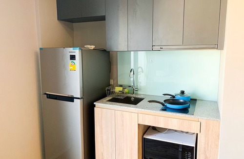 Sathorn Apartment | Pool! For Sightseeing, Playing & Food.
