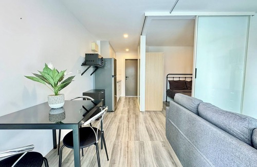 Kram Condo | Pool view 1bdrm, Sofabed, AC, Well equiped kitchenm 2 mins to the beach