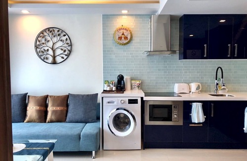 Central Pattaya Condo | Pool View Luxury Business Suite F6 in Grand Avenue by Pattaya City Estates