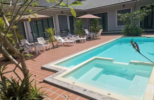 Phrom Khiri House | Pool Villa Nita