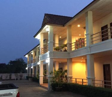Kabin Buri Hotel | Poon Suk Hotel Kabin Buri