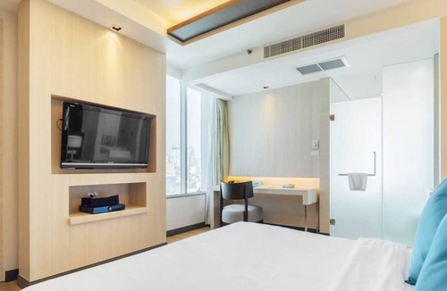 Phra Khanong Nuea Apartment | Premium Suite near BTS Phrakhanong住宅套房 U3