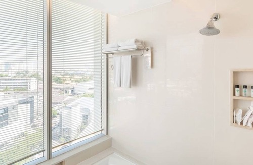 Phra Khanong Nuea Condo | Premium Suite near BTS Phrakhanong住宅套房 U6