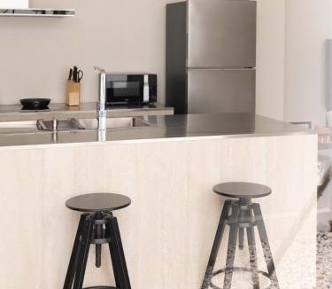 Wua Lai House | Private Contemporary House near Old Town