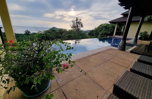 Ko Lanta Villa | Private luxury Pool Villa with seaview, 5 min from the beach