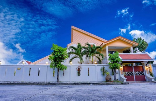 Na Kluea House | private pool villa near by the beach