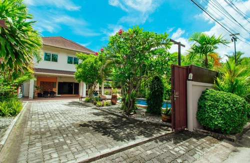 Nong Prue Villa | PRIVATE RESIDENCE HOSTED BY SASITHORN
