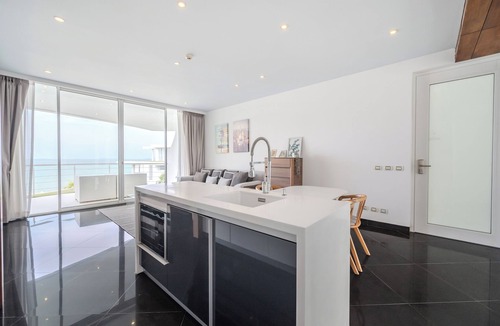Na Chom Thian Apartment | Private Sunset Beach -Ocean View 2 Bedroom