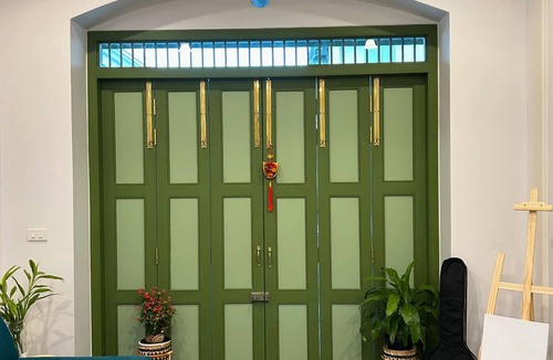 Samphanthawong House | private house in chinatown/2BR,2BATH, 7Mints to MRT Samyot/5 Guests