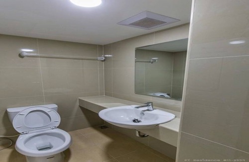 Mueang Samut Prakan District Hotel | PT Residence