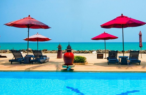 Puk Tian Hotel | Puktien Cabana Beach Resort and Residence