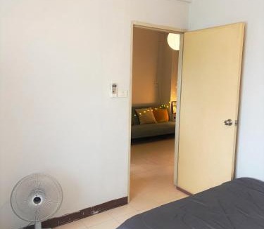 Chang Phueak Apartment | Quiet Budget Room