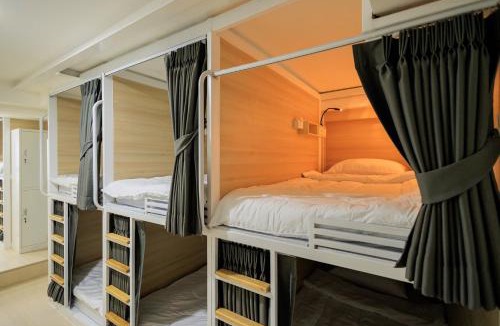 Chim Phli Hostel | Reezq Hostel