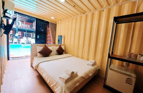 Chumphon Hotel | Retro Box Hotel