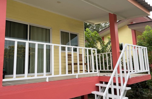 Srithanu House | Risa’s Retreat Bungalow #5 with Balcony in Sritanu