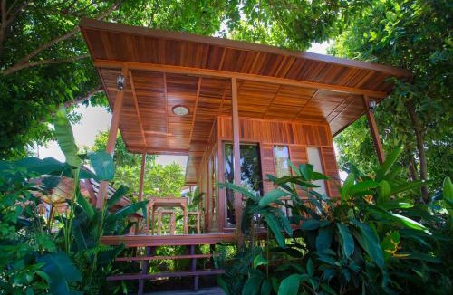 Uthai Thani House | Romyen House