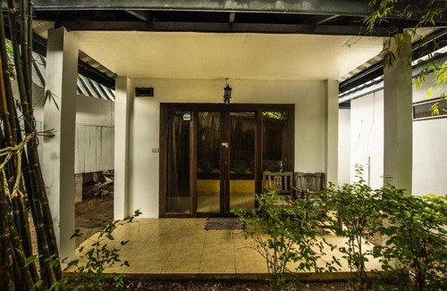 Thong Sala House | Room in Guest room - Asia Blue - Beach Hostel Hacienda - Deluxe or Twin Room with Garden View