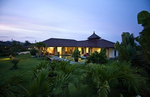 Nong Kae Villa | Sawan Villa: Your Private 4-BR Tropical Retreat in Hua Hin