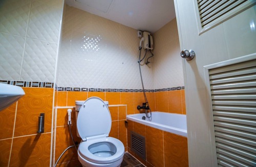 Tha Thaewawong Hotel | Sea Land View