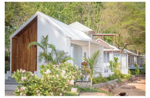 Khlong Khut Resort | Seashell Village Resort