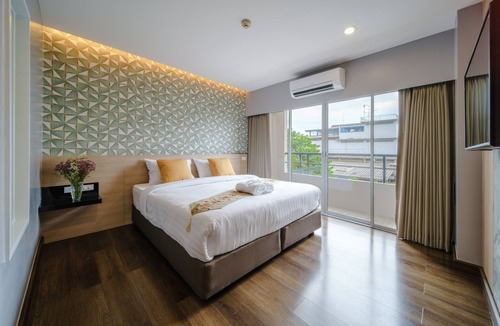 Wat Tha Phra Hotel | Season Place Hotel