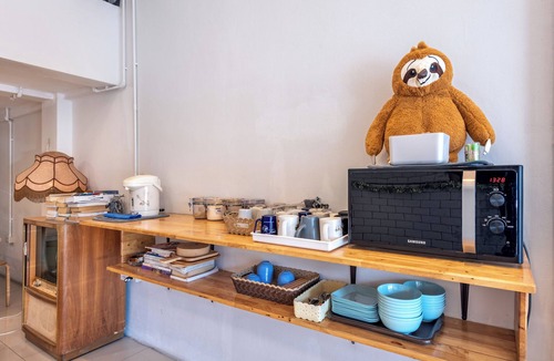 Don Muang Hostel | Sloth Hostel Don Mueang