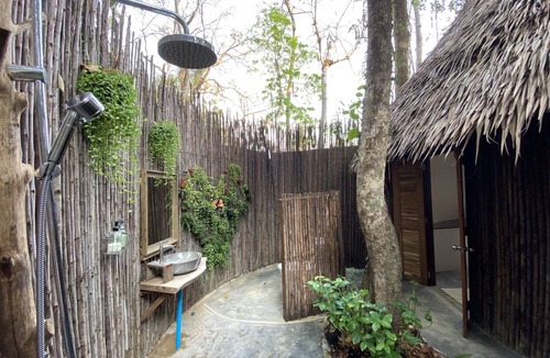 Koh Wai House | SOLE RESORT Private Island with 19 Beachfront Bungalows, WiFi, A /C Restaurant