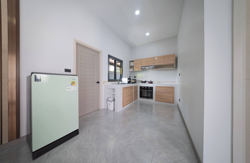 Nikhom Phatthana Hotel | Songmee Pool Villa Nikompattana