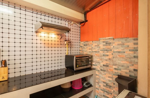 Wua Lai House | Spacious 3BR Private House Near Old City Near Night Bazaar