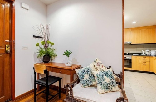 Asoke Apartment | Spacious 4-bedroom Penthouse.8 min to BTS. Next to Emsphere. Elevator+Wheelchair
