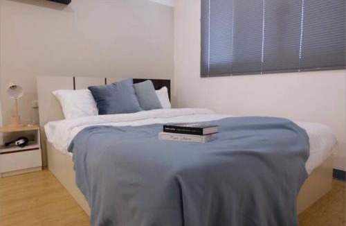 Phra Khanong Apartment | Spacious 4BRTownhouse BTS Onnut 10 Sleeps with Parking