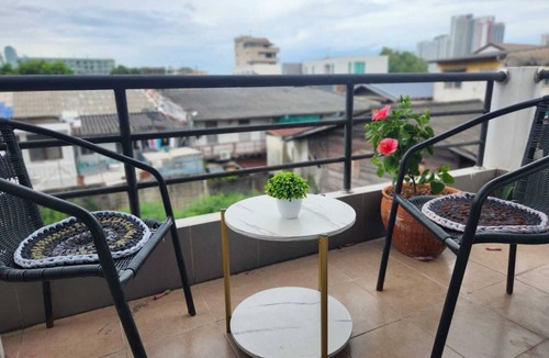 Bang Kho Laem Villa | Spacious 8-bedroom villa in terrific Bangkok with AC, Peace full stay