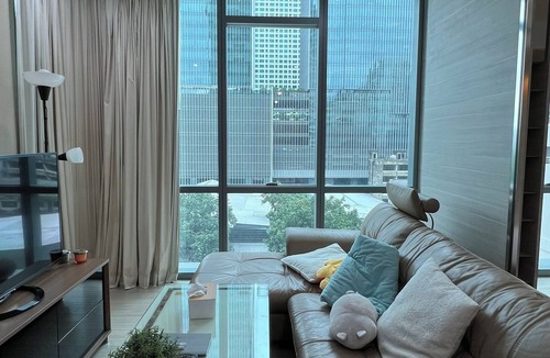 Khlong Toei Nuea Condo | Spacious Comfy Suite in the Heart of Bangkok
