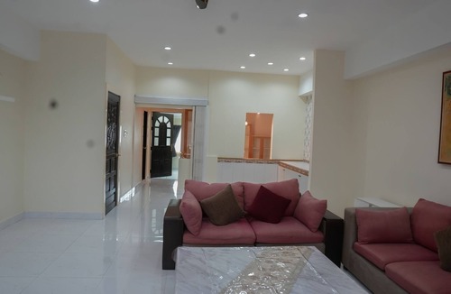 Wattana House | Spacious 3 Bedroom Duplex home on Sukhumvit @ BTS Phra Khanong