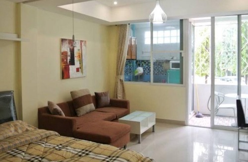 Bang Lamung Condo | Spanish place F1 R103