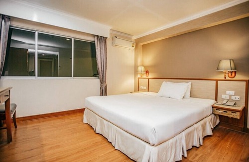 Aranyaprathet Hotel | Station One
