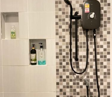 Sila House | Stay like a local in Modern Townhome