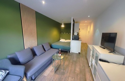 Saint-Mandrier-sur-Mer Apartment | Studio climatisé à Pin Rolland - plages et nature