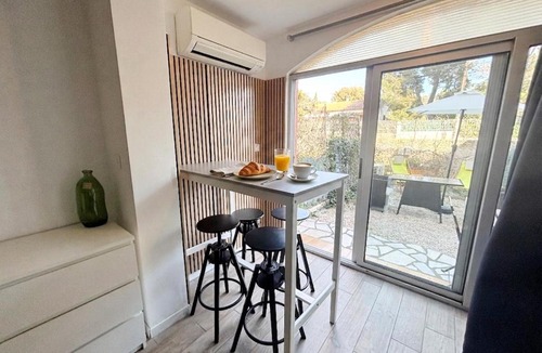 Saint-Mandrier-sur-Mer Apartment | Studio climatisé à Pin Rolland - plages et nature