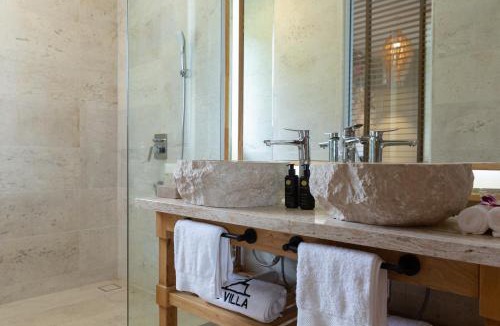 Moo 5 House | Stunning 7 BR, 2 swimming pools